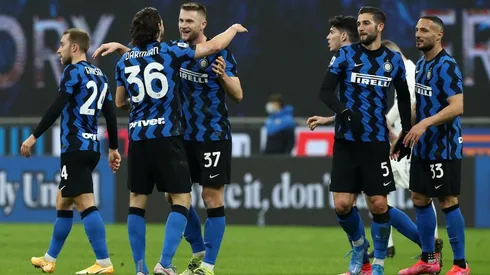 Inter sigue al mando de la Serie A con Sánchez y Vidal.