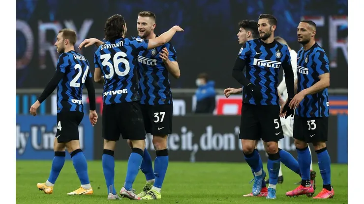 Inter sigue al mando de la Serie A con Sánchez y Vidal.