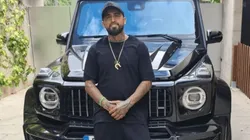 El King exhibió los más recientes integrantes de su colección de autos último modelo.