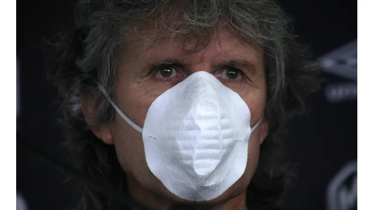 Morón confirma que buscan tres refuerzos más para Colo Colo.
