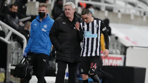 Miguel Almirón abandonó por lesión el encuentro entre Newcastle y Wolves
