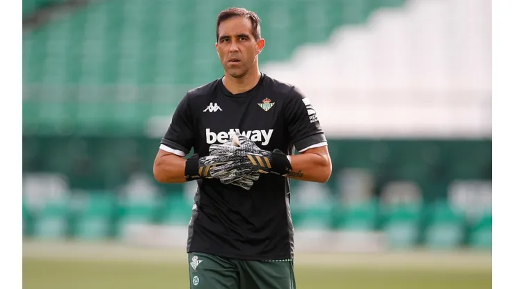 Bravo pierde terreno en el Betis ante buen presente de Robles.