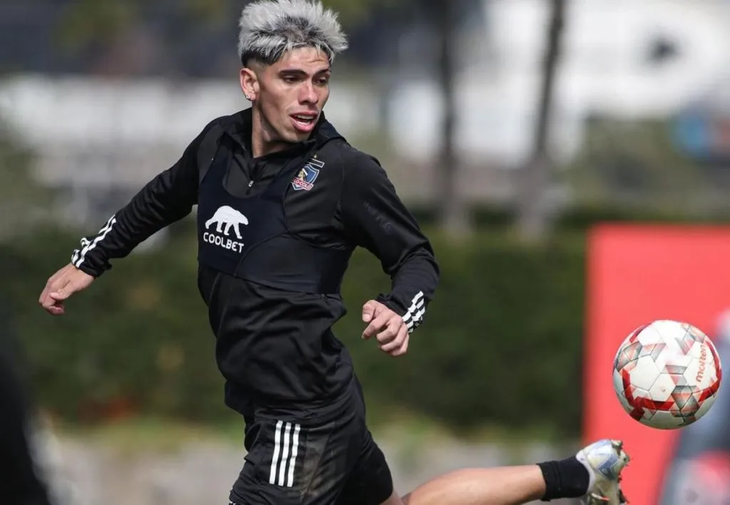 Carlos Palacios será el gran regreso de Colo Colo ante Ñublense. (Foto: @colocolooficial)