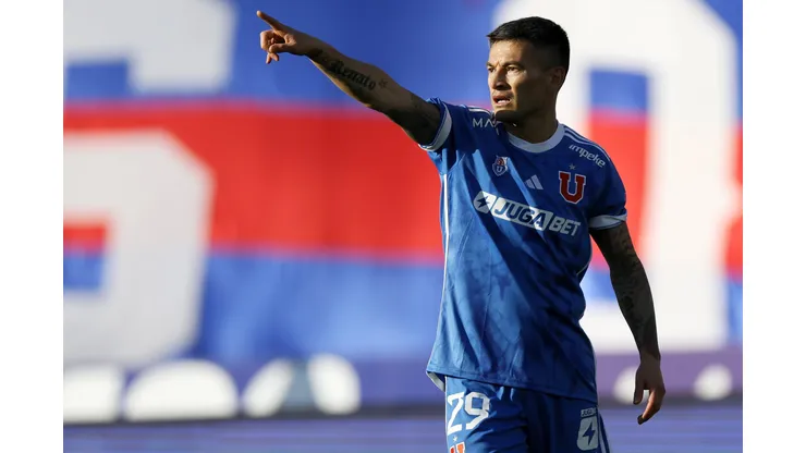 Víctor Hugo Castañeda destacó el nivel de Charles Aránguiz en Universidad de Chile.