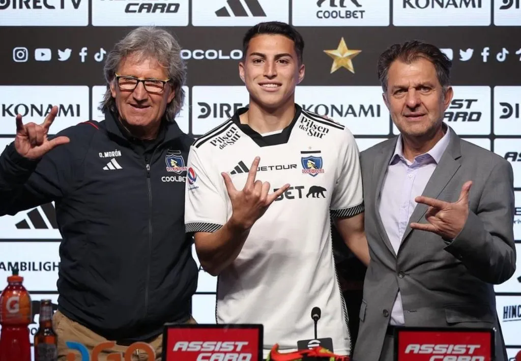 Jonathan Villagra recién fue presentado el martes en Colo Colo. (Foto: @colocolooficial)