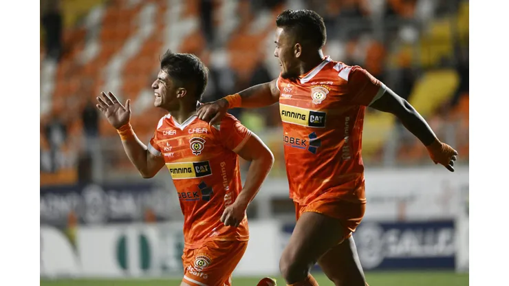 Cobreloa se arranca de la zona de descenso con importante triunfo en Calama. (Foto: Photosport)