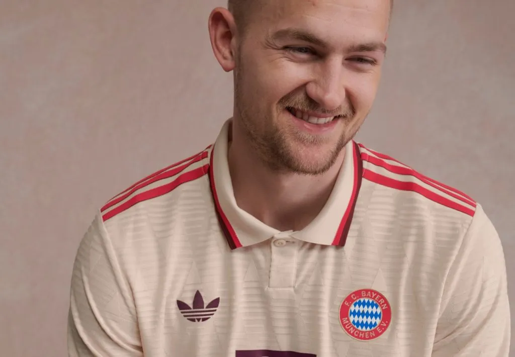 Nueva camiseta del Bayern Múnich con el escudo de la década del ’70.