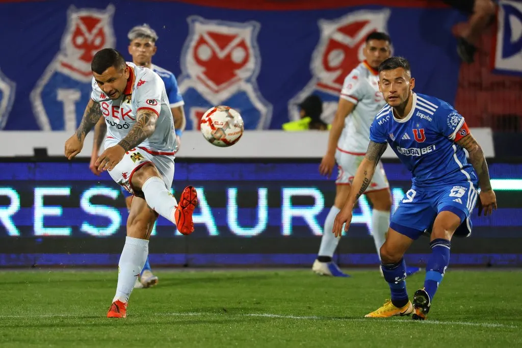 Vecchio tuvo un particular duelo ante la U | FOTO: Marcelo Hernandez/Photosport