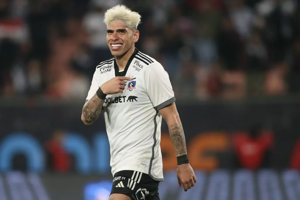 Carlos Palacios continuará en Colo Colo, al menos hasta diciembre. (Foto: Jonnathan Oyarzún/Photosport)