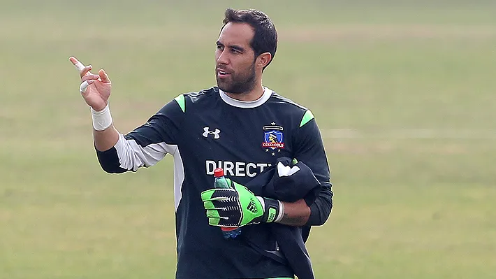 Claudio Bravo salió de las divisiones inferiores del conjunto Popular | FOTO: Photosport