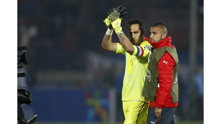 Arturo Vidal le manda un emotivo mensaje a Claudio Bravo. (Foto: Photosport)