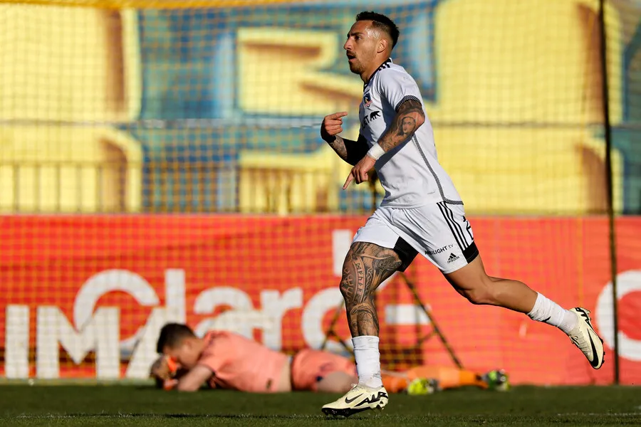 Correa anotó un golazo en Colo Colo | Foto: Photosport