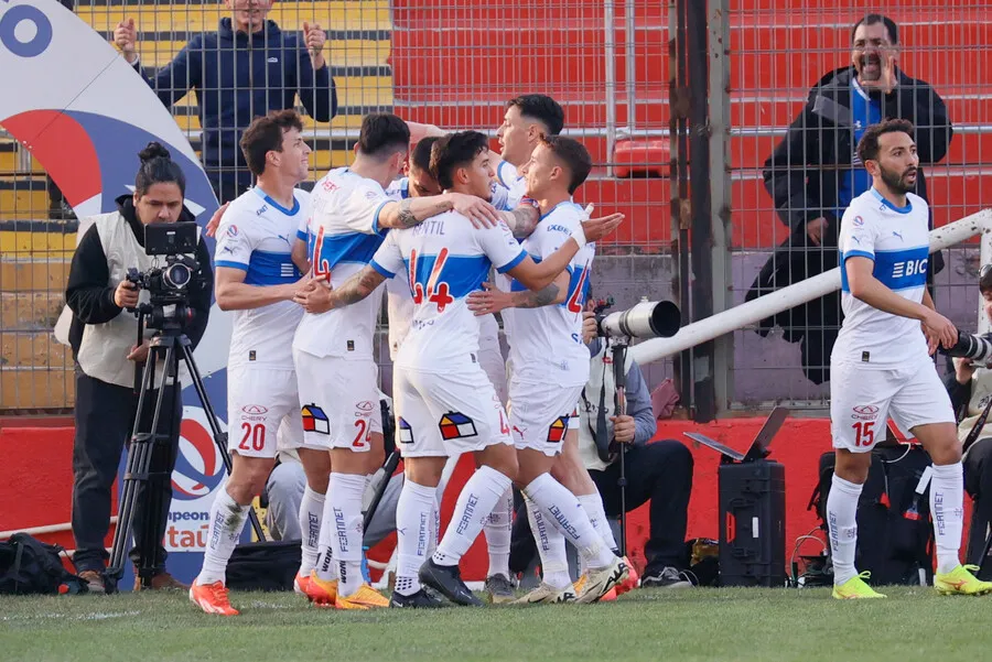 La UC celebró ante un apagado Huachipato. | Foto: Photosport