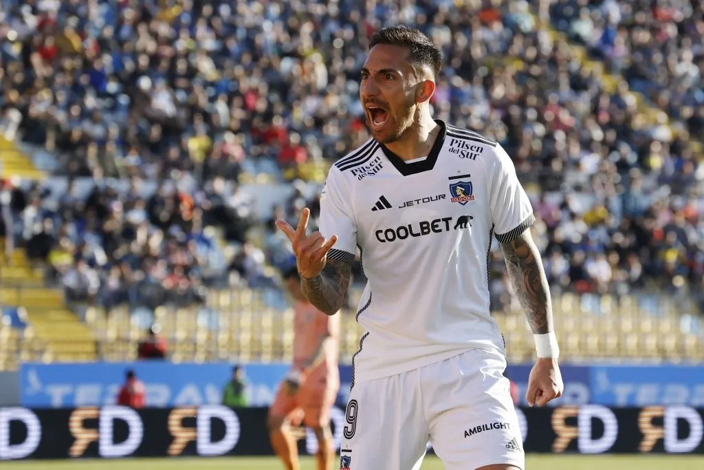 Javier Correa fue la figura del triunfo de Colo Colo ante Everton. (Foto: Raúl Zamora/Photosport)
