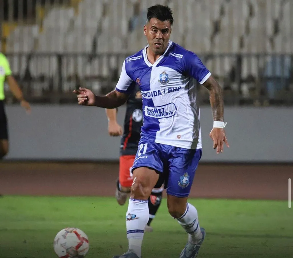 Espinoza es quien recibe la molestia de los hinchas antofagastinos (Instagram)