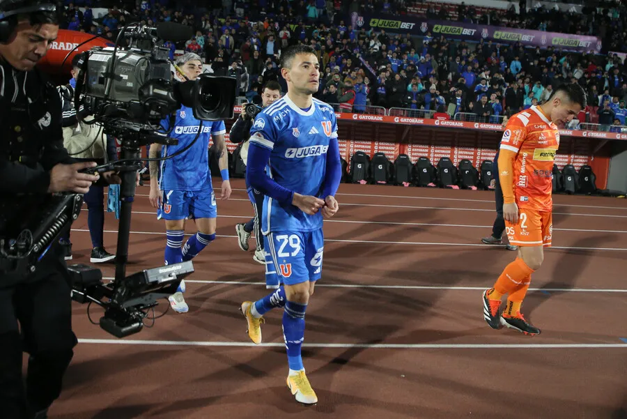 Charles Aránguiz, amo y señor de la U (Photosport)