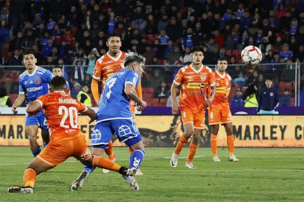 Cobreloa tuvo una mala presentación ante Universidad de Chile en el Estadio Nacional. (Foto: Photosport)