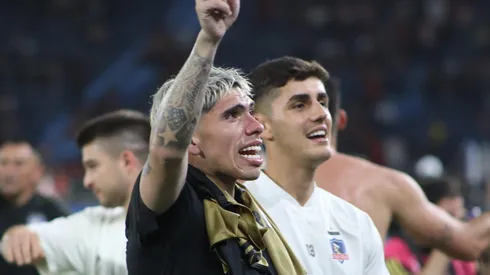 Carlos Palacios festejó con todo la clasificación de Colo Colo. (Foto: Jairo Cassiani/VizzorImage/Photosport)