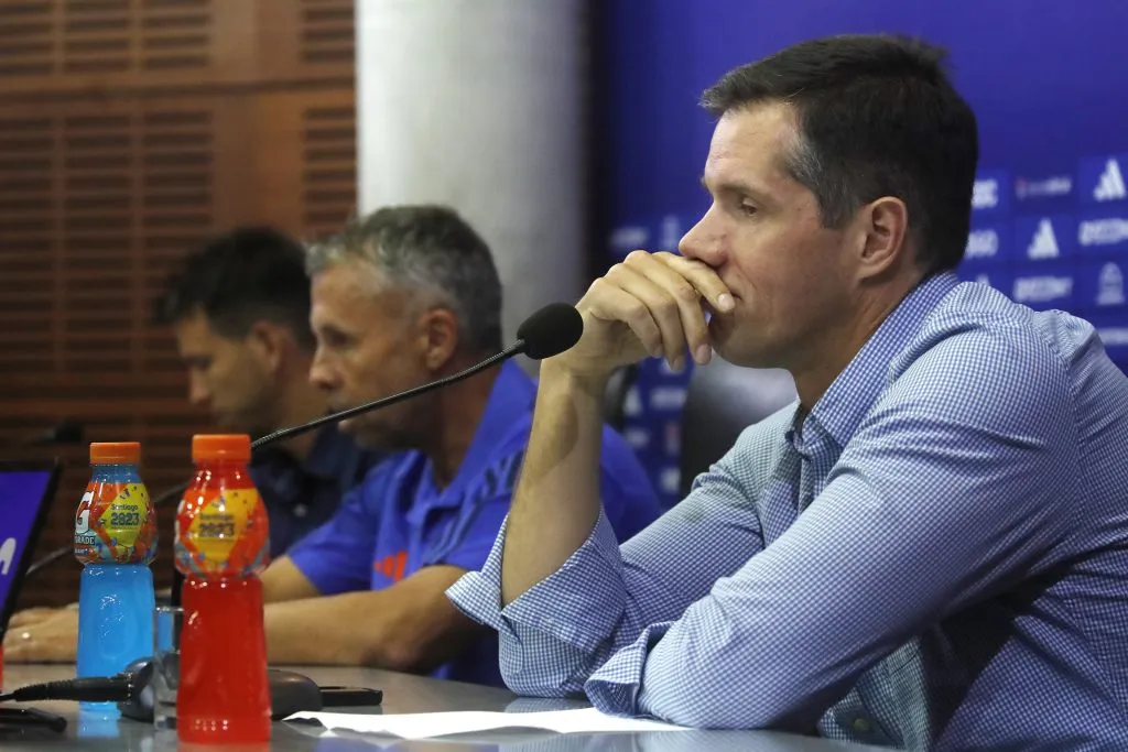 Michael Clark no descartó la salida de dos jugadores del plantel de Universidad de Chile.