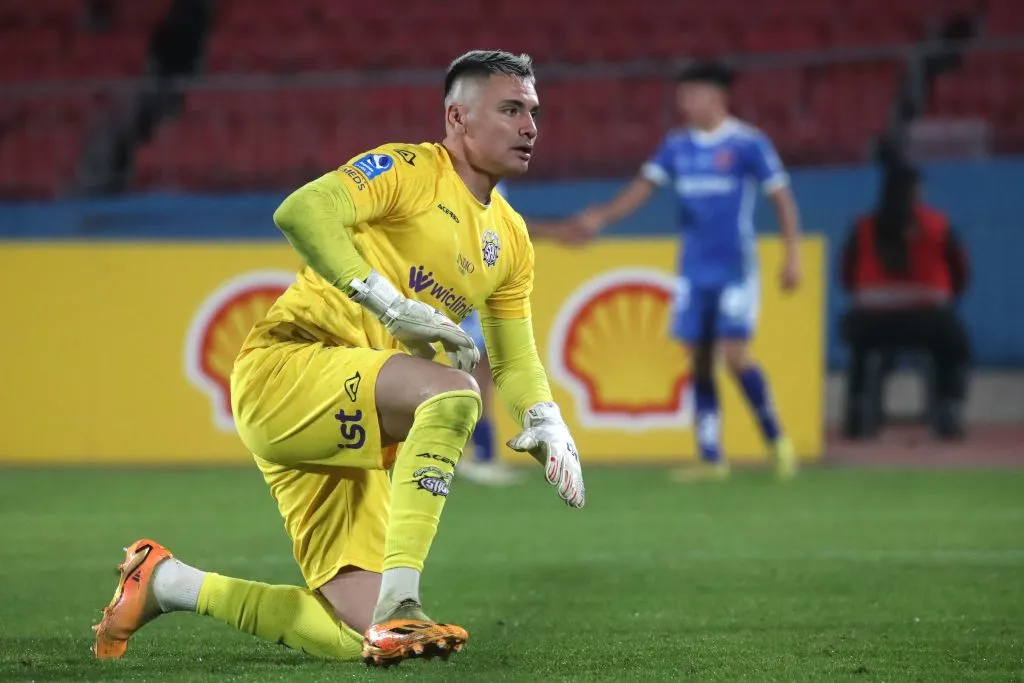 Cristóbal Campos no le cierra las puertas a ningún club. Se inclina por el fútbol.