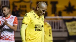 Humberto Suazo se perderá el resto de la temporada. (Foto: Photosport)