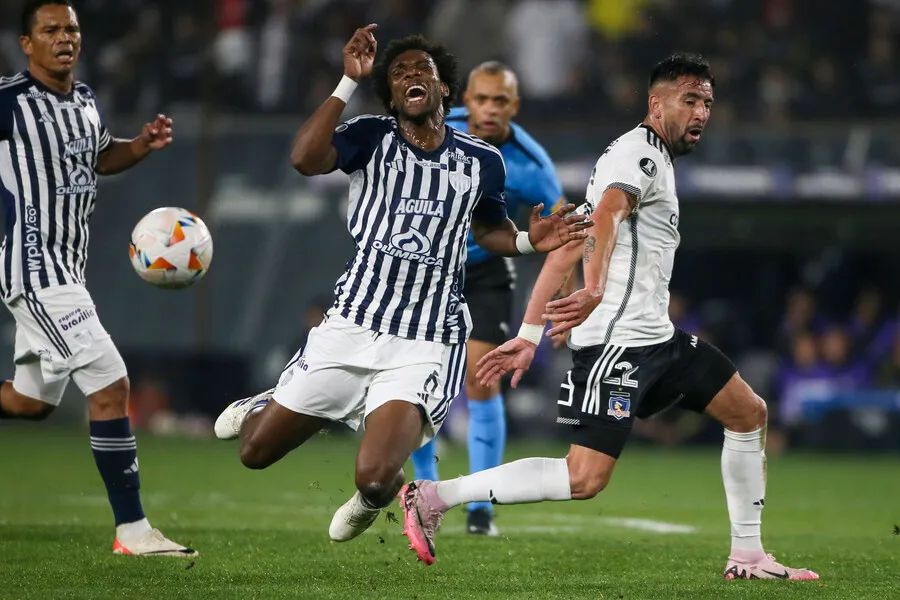 Isla fue clave en la llave ante Junior. | Foto: Photosport