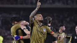 Arturo Vidal festejó con todo la clasificación de Colo Colo a cuartos de final en Copa Libertadores. (Foto: Gabriel Aponte/Getty Images)