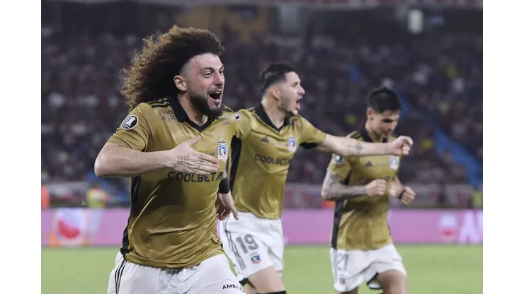 Maximiliano Falcón marca gol del triunfo de Colo Colo ante Junior. (Foto: Getty)