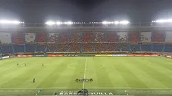 Los hinchas de Colo Colo se hicieron presente en el Estadio Metropolitano. (Foto: Ernesto Díaz Correa)