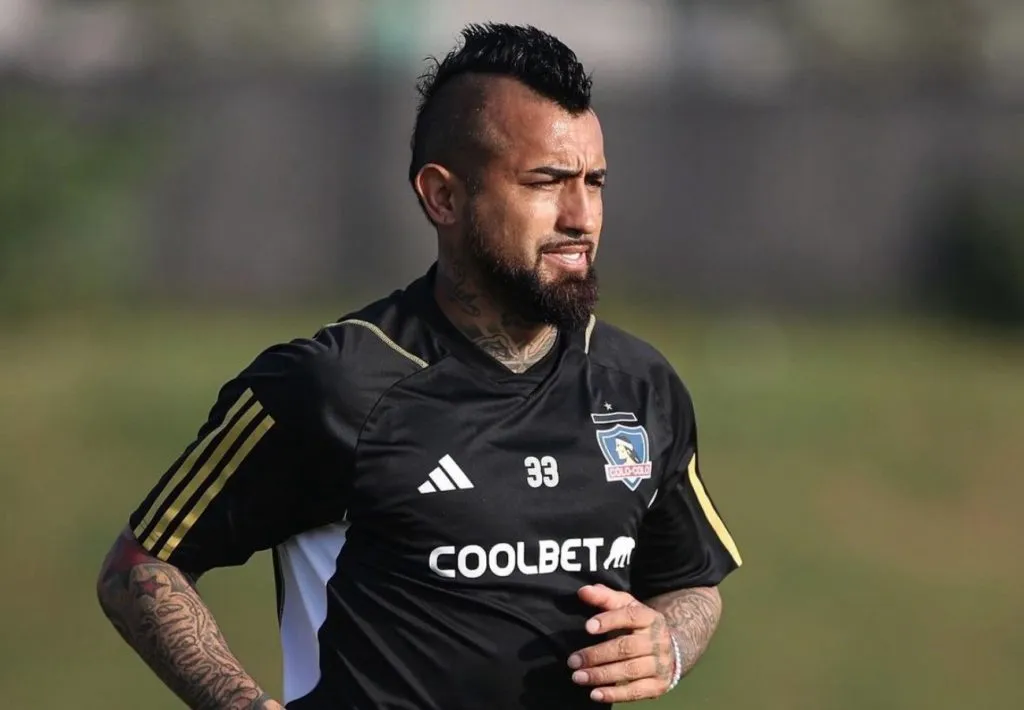 Arturo Vidal irá a la banca de suplentes en la “final” entre Colo Colo y Junior de Barranquilla.