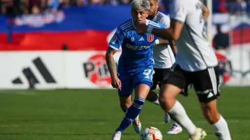 Maximiliano Guerrero en el duelo entre Universidad de Chile y Colo Colo.