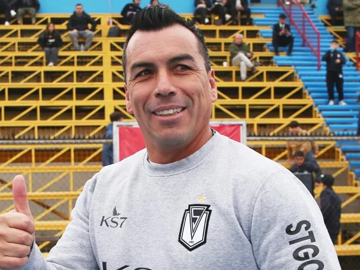 Ex goleador del fútbol chileno ningunea de lo lindo a Paredes: "No se puede comparar lo de..."