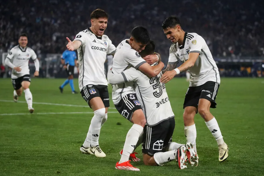 Colo Colo buscará la clasificación a los cuartos de final esta noche. | Foto: Photosport