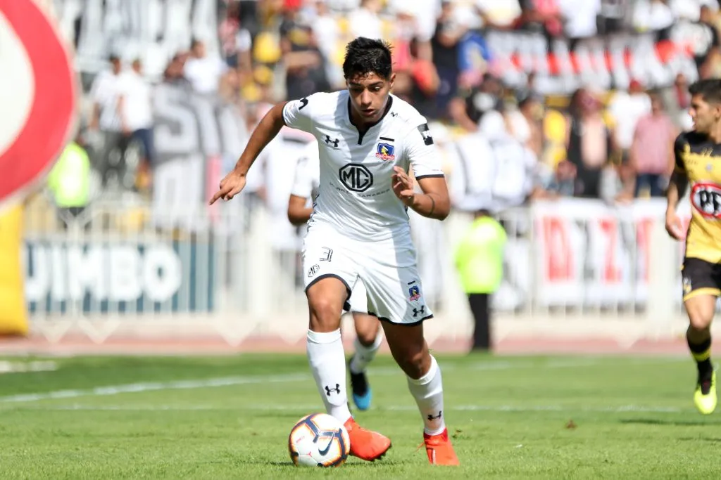 Williams Alarcón se formó en Colo Colo, brilló en Unión La Calera y ahora es figura en Huracán. (Foto: Photosport)