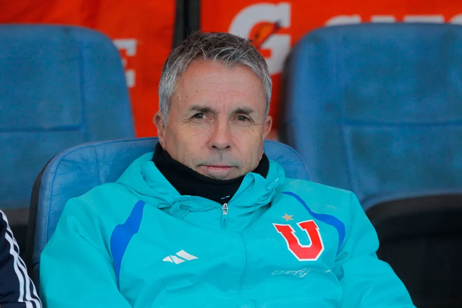 Álvarez tiene a la U puntera. | Foto: Photosport