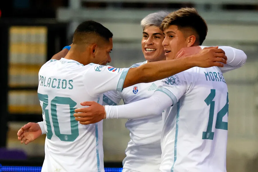 Ormazábal aplaudió el colectivo azul. | Foto: Photosport