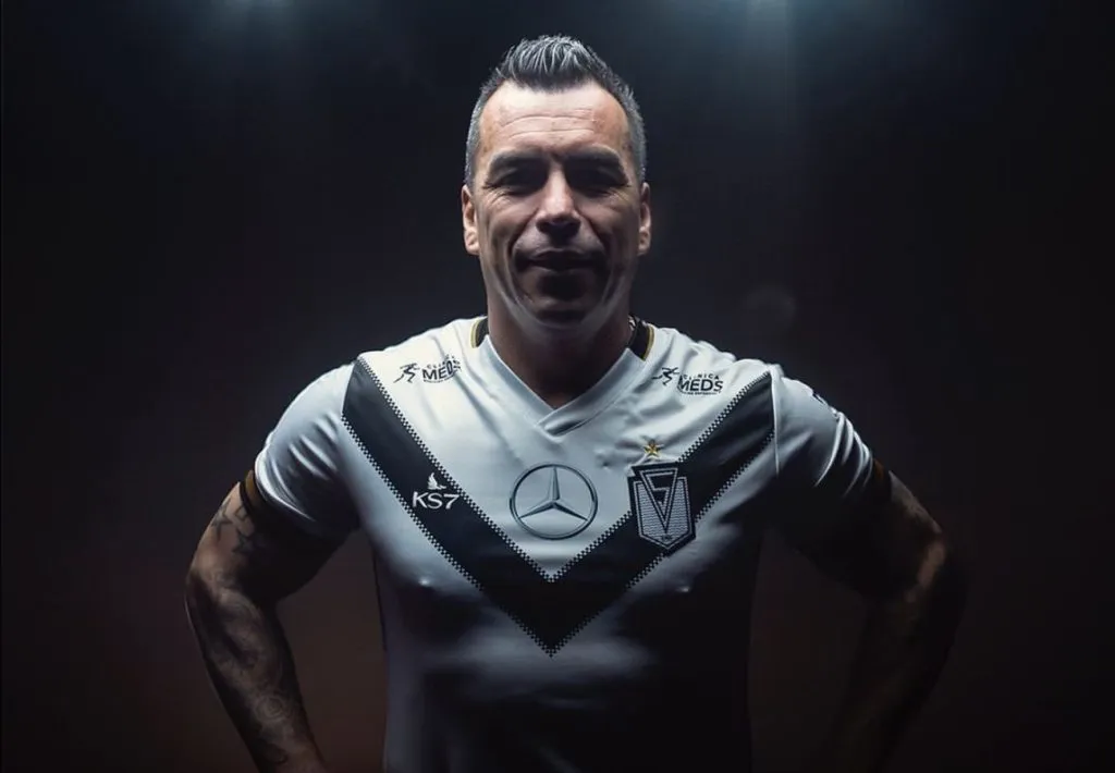 Esteban Paredes se volvió a poner la camiseta de Santiago Morning.