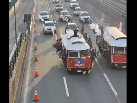 Son virales: Los barristas de Colo Colo que llegaron en tranvías al Monumental