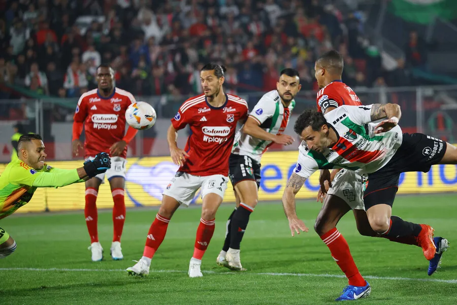 Chilenos y colombianos igualaron 2-2 en el Estadio Nacional. | Foto: Photosport