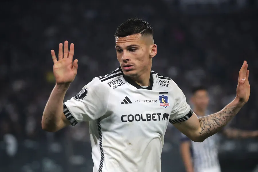 Herrera aplaudió el ingreso de Cepeda. | Foto: Photosport