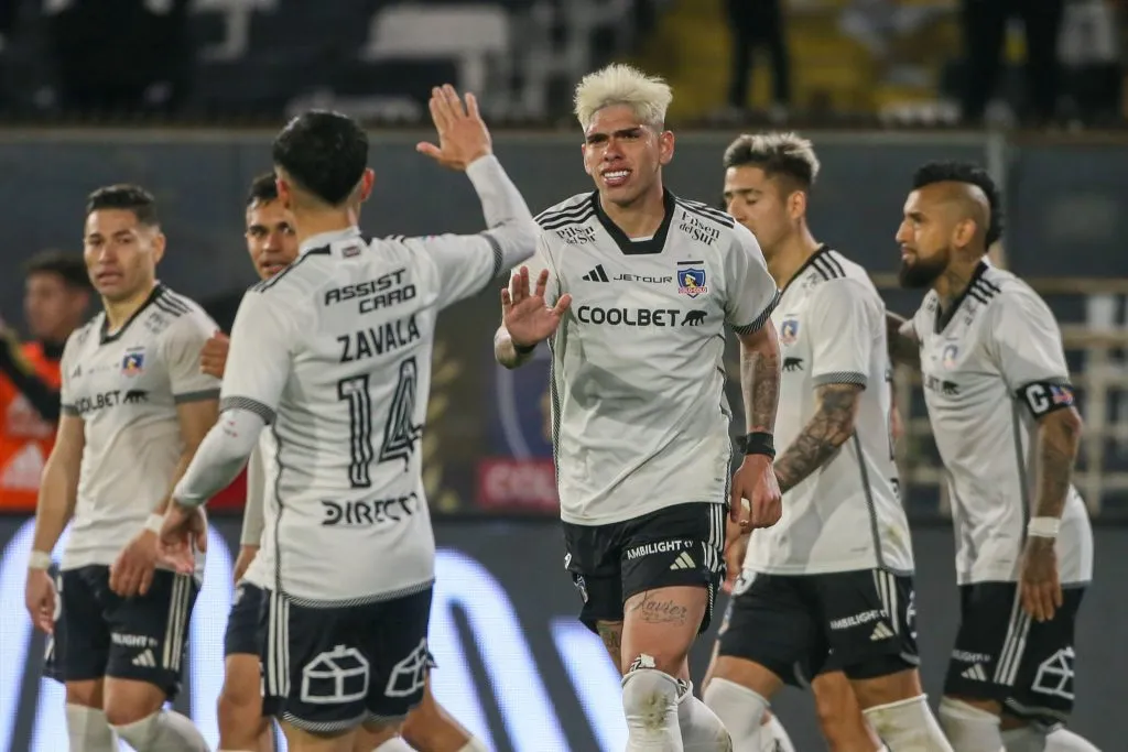 Colo Colo inicia la llave ante Junior en el estadio Monumental. (Foto: Photosport)