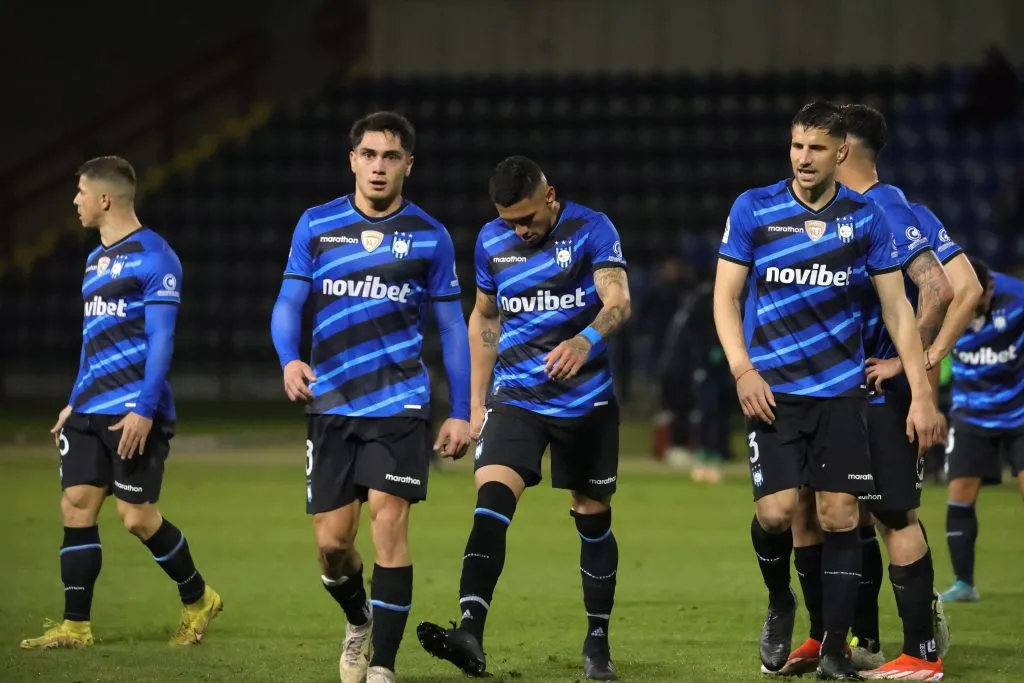 Huachipato recibe a Racing Club en el estadio Sausalito de Viña del Mar. (Foto: Photosport)