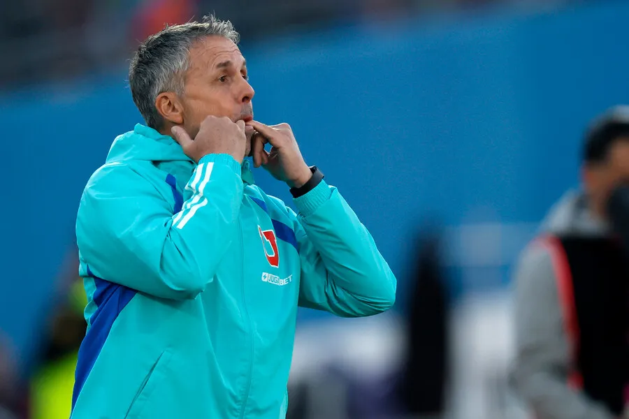 Gustavo Álvarez tiene plantel completo en la U. | Foto: Photosport