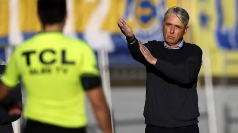 Tiago Nunes cuestionó duramente al DT de Universidad Católica.