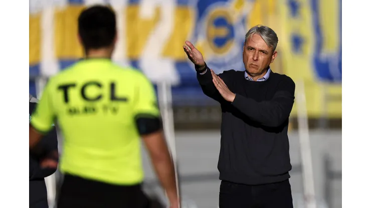 Tiago Nunes cuestionó duramente al DT de Universidad Católica.
