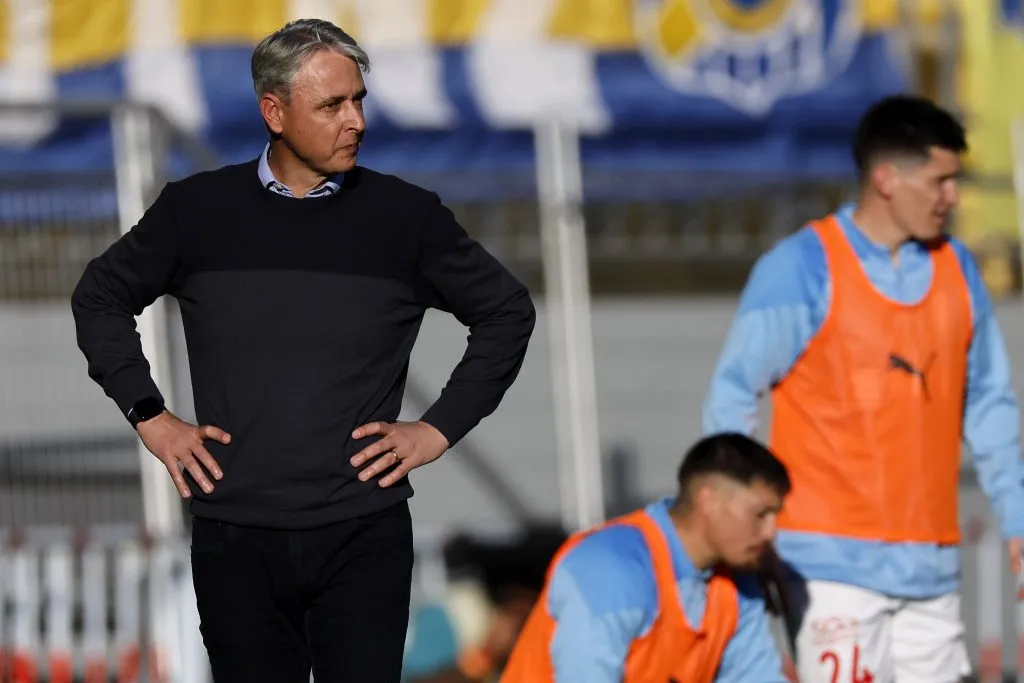 Tiago Nunes está conforme con el nivel del arbitraje en Chile (Foto: Photosport)