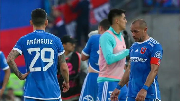 Paredes potula a jugador azul a La Roja.