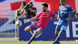Fernando De Paul recibió cánticos e insultos de los hinchas de la U. (Foto: Andrés Pina/Photosport)