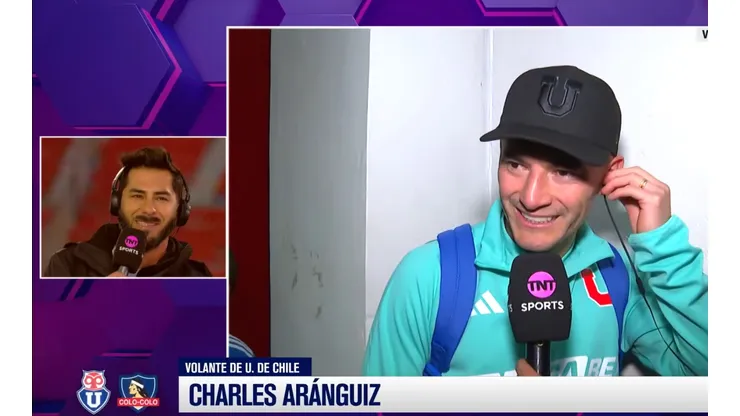 Johnny Herrera conversó con Charles Aránguiz. (Foto: TNT Sports)
