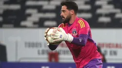 Johnny Herrera barre el piso con Fernando de Paul.